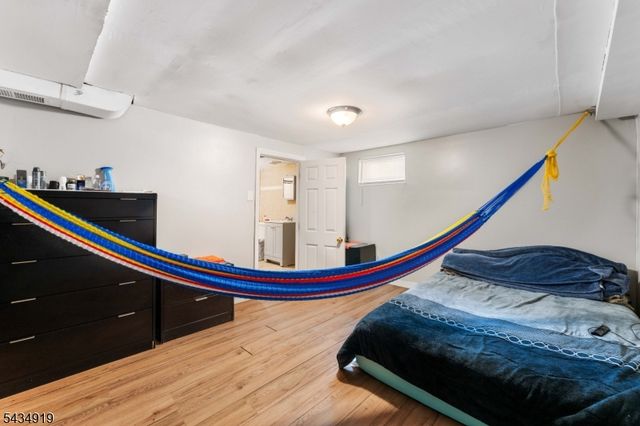 210 Buchanan St, Linden City, NJ 07036