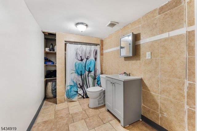 210 Buchanan St, Linden City, NJ 07036