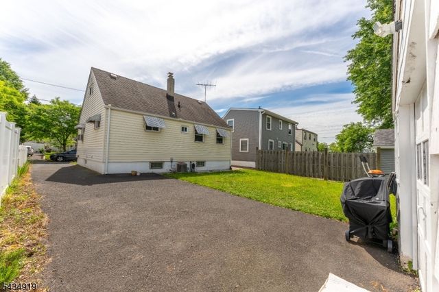210 Buchanan St, Linden City, NJ 07036