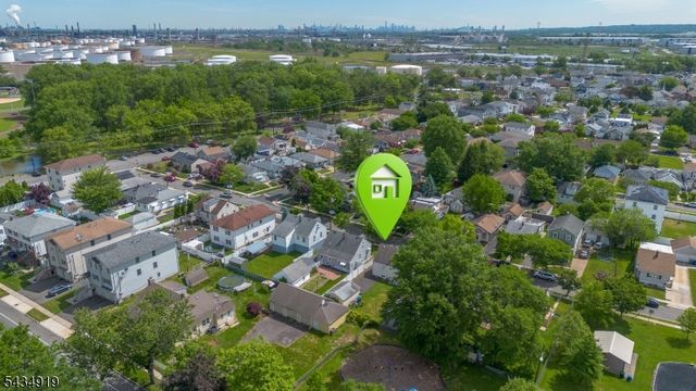 210 Buchanan St, Linden City, NJ 07036