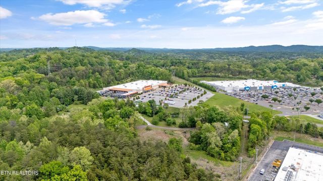 205 Green Rd, Knoxville, TN 37920