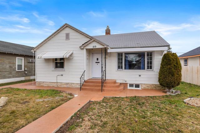 219 Cleveland Blvd, Caldwell, ID 83605