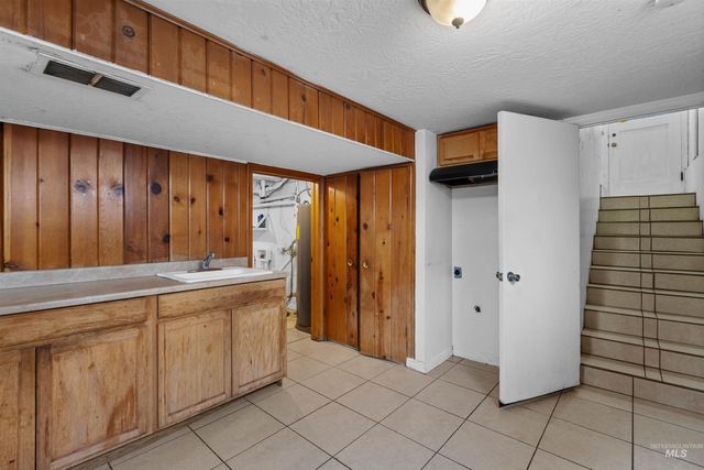 219 Cleveland Blvd, Caldwell, ID 83605