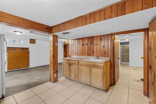 219 Cleveland Blvd, Caldwell, ID 83605