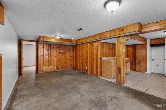 219 Cleveland Blvd, Caldwell, ID 83605
