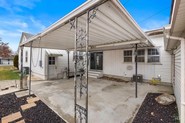 219 Cleveland Blvd, Caldwell, ID 83605