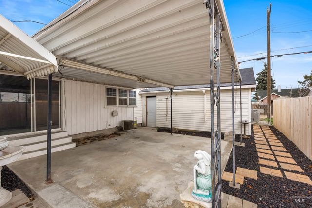 219 Cleveland Blvd, Caldwell, ID 83605