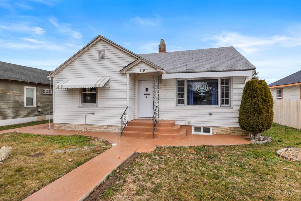 219 Cleveland Blvd, Caldwell, ID 83605 photo 4