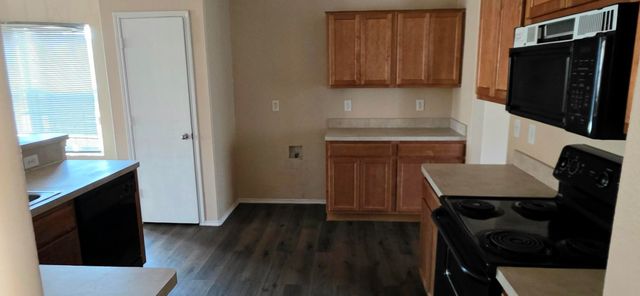 104 Idlewheat Lane, Dallas, TX 75241