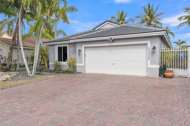13217 SW 146th St, Miami, FL 33186