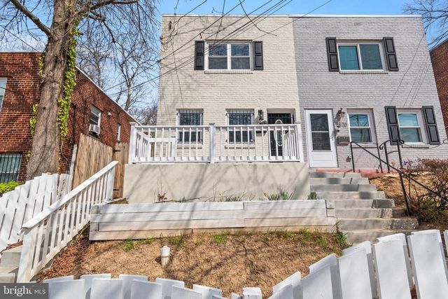 5818 EADS ST NE, Washington, DC 20019