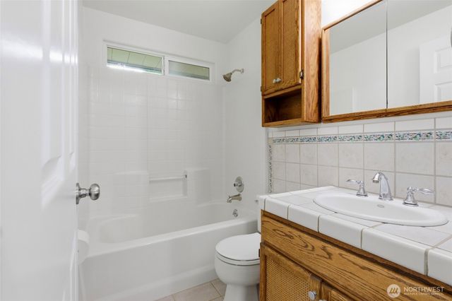 1013 NE 126th Street, Seattle, WA 98125