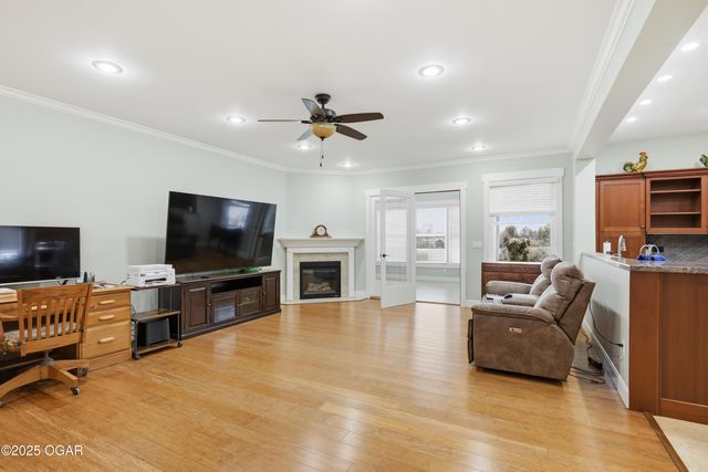 1930 E 17th Street, Joplin, MO 64804