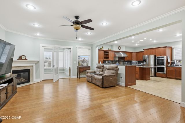 1930 E 17th Street, Joplin, MO 64804