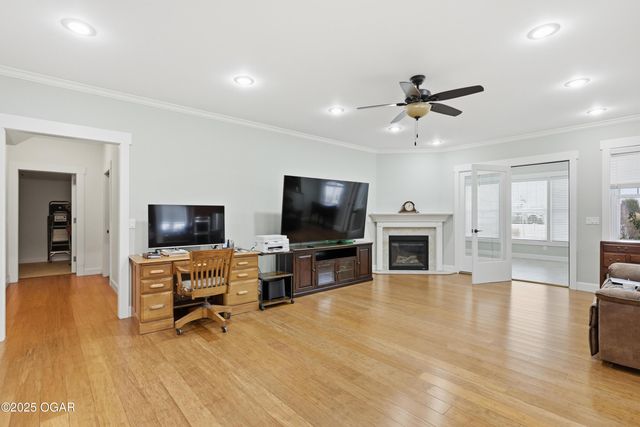 1930 E 17th Street, Joplin, MO 64804