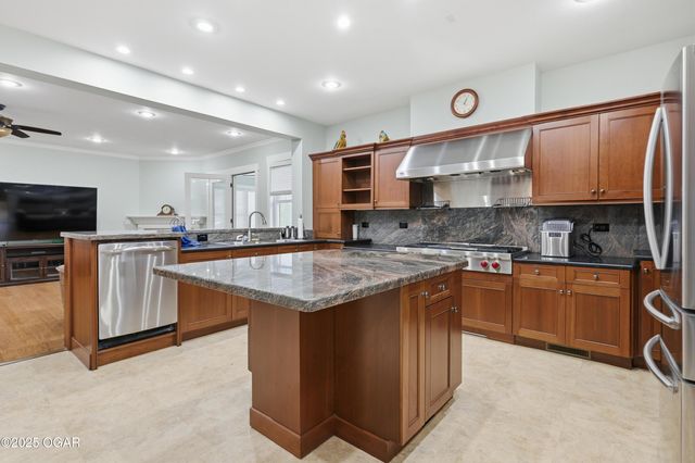 1930 E 17th Street, Joplin, MO 64804