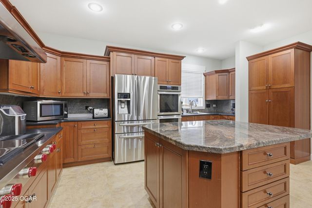 1930 E 17th Street, Joplin, MO 64804