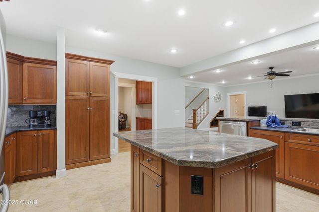 1930 E 17th Street, Joplin, MO 64804