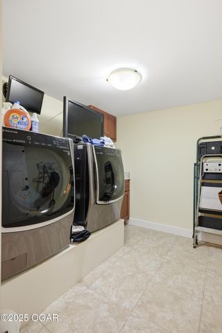 1930 E 17th Street, Joplin, MO 64804