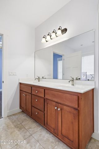 1930 E 17th Street, Joplin, MO 64804