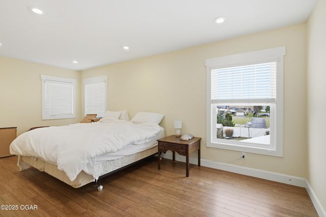 1930 E 17th Street, Joplin, MO 64804