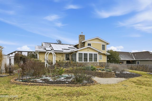 1930 E 17th Street, Joplin, MO 64804