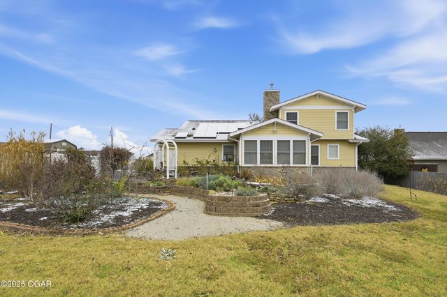 1930 E 17th Street, Joplin, MO 64804