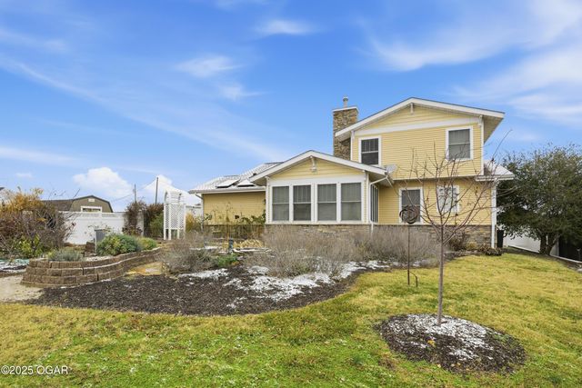 1930 E 17th Street, Joplin, MO 64804