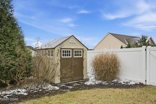 1930 E 17th Street, Joplin, MO 64804