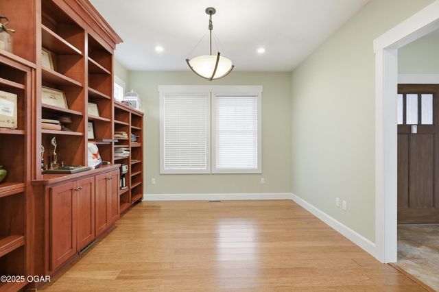 1930 E 17th Street, Joplin, MO 64804