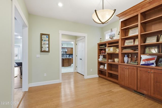 1930 E 17th Street, Joplin, MO 64804