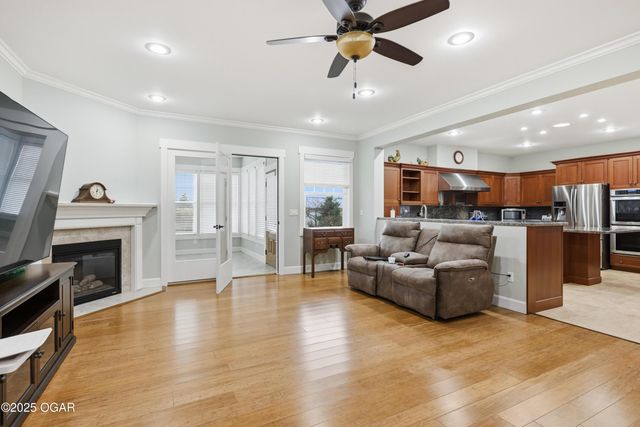 1930 E 17th Street, Joplin, MO 64804