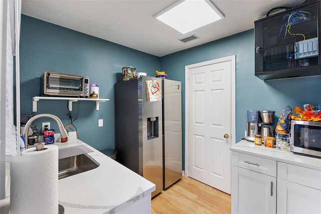 4100 CENTRAL AVENUE, St Petersburg, FL 33711