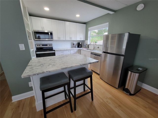 4100 CENTRAL AVENUE, St Petersburg, FL 33711