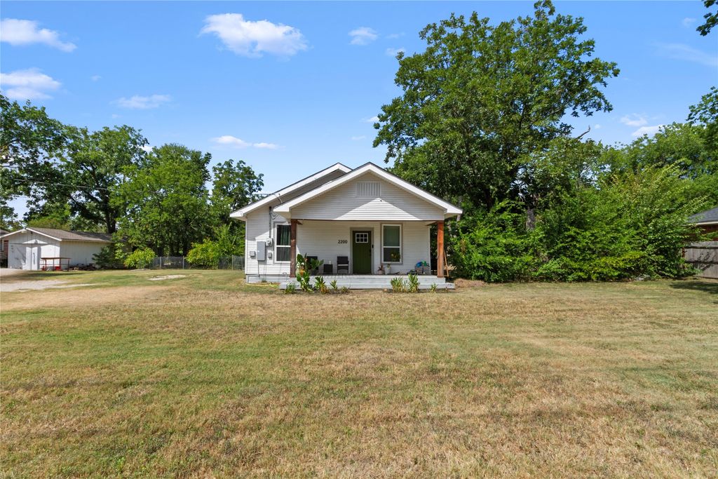 2200 N Beaton Street, Corsicana, TX 75110