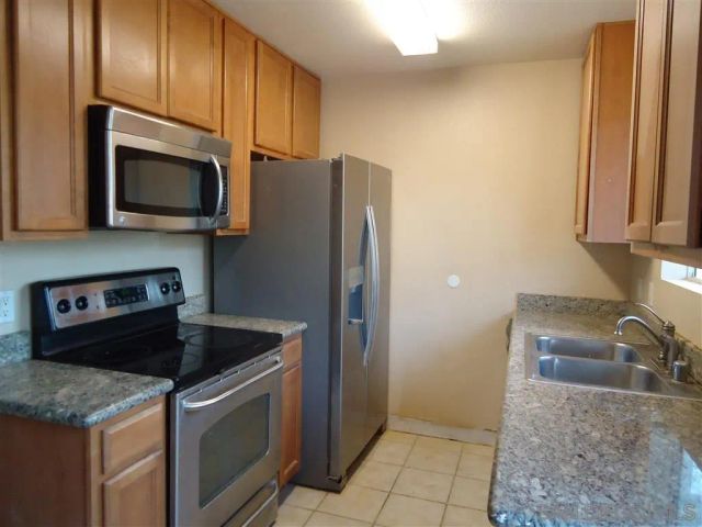 9210 Kenwood Dr. F, Spring Valley, CA 91977