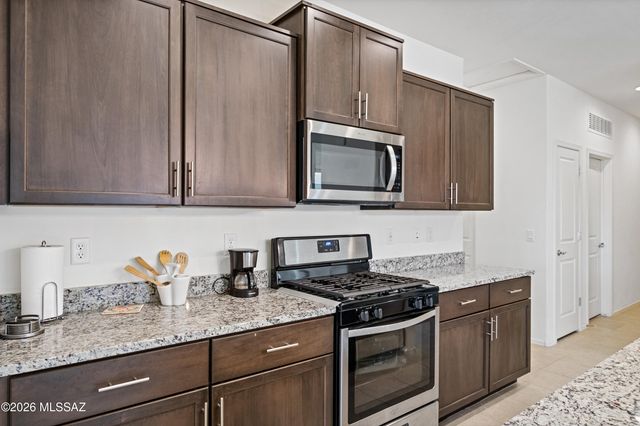 787 E Catwalk Place, Sahuarita, AZ 85614