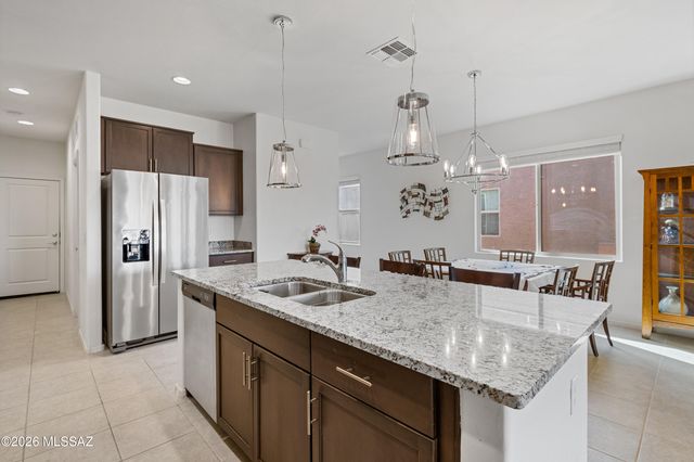 787 E Catwalk Place, Sahuarita, AZ 85614