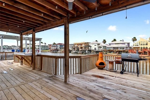 15341 Yardarm Ct, Corpus Christi, TX 78418