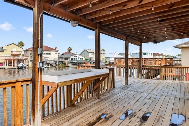 15341 Yardarm Ct, Corpus Christi, TX 78418