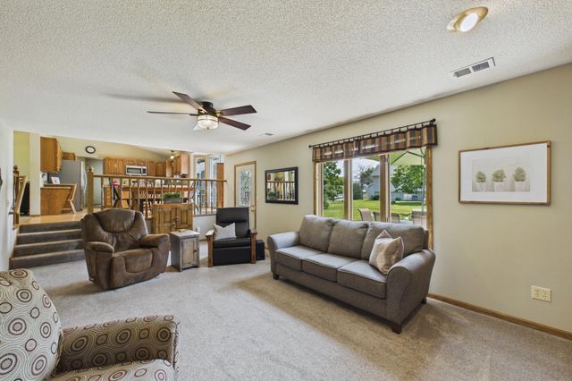 3509 92nd Avenue N, Brooklyn Park, MN 55443