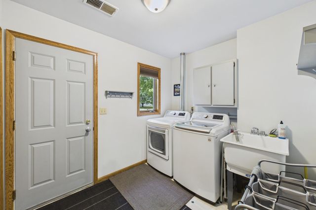 3509 92nd Avenue N, Brooklyn Park, MN 55443
