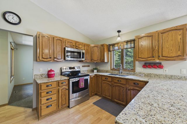 3509 92nd Avenue N, Brooklyn Park, MN 55443