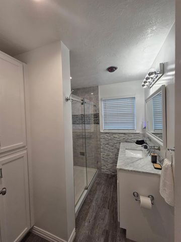 1802 Oaks Drive, Pasadena, TX 77502