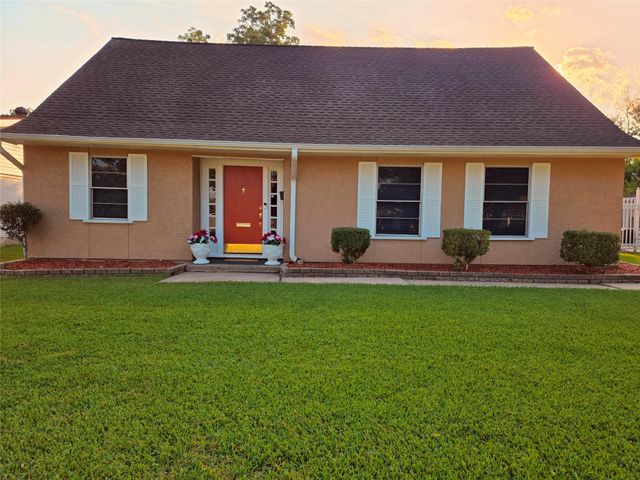 1802 Oaks Drive, Pasadena, TX 77502