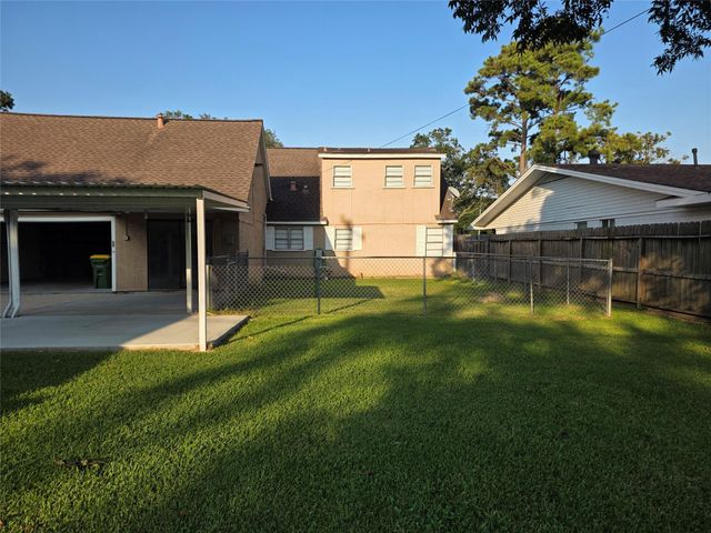 1802 Oaks Drive, Pasadena, TX 77502