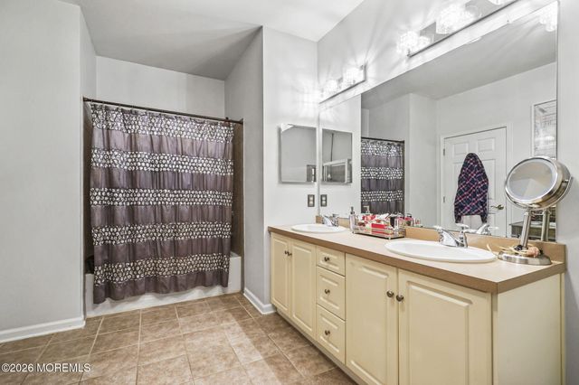 224 Mill Pond Way 36, Eatontown, NJ 07724