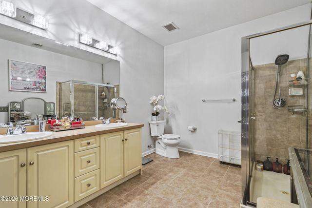 224 Mill Pond Way 36, Eatontown, NJ 07724