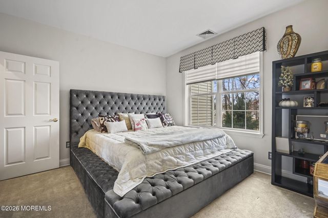 224 Mill Pond Way 36, Eatontown, NJ 07724