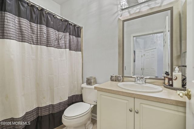 224 Mill Pond Way 36, Eatontown, NJ 07724